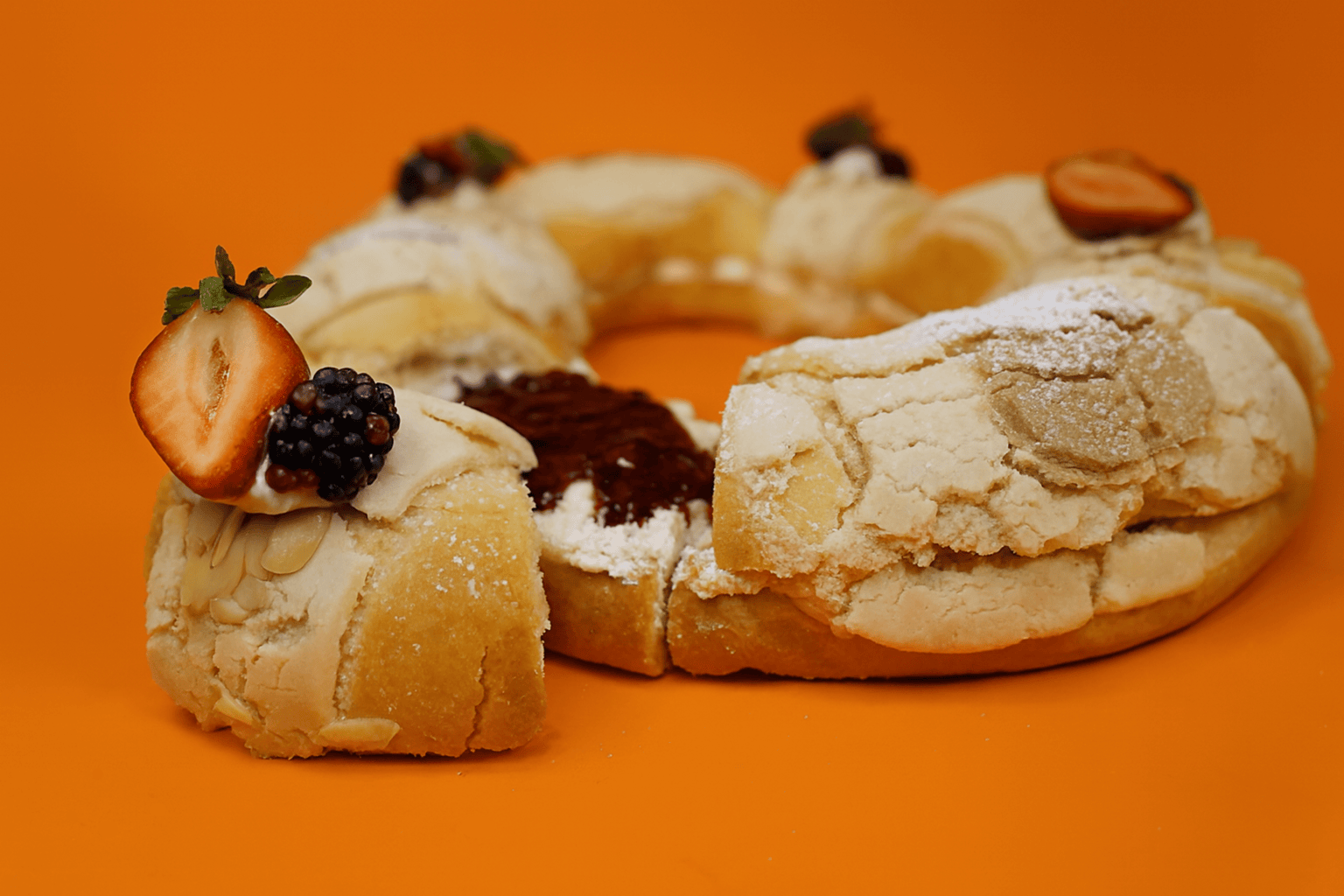 Rosca Frutos Rojos view 4